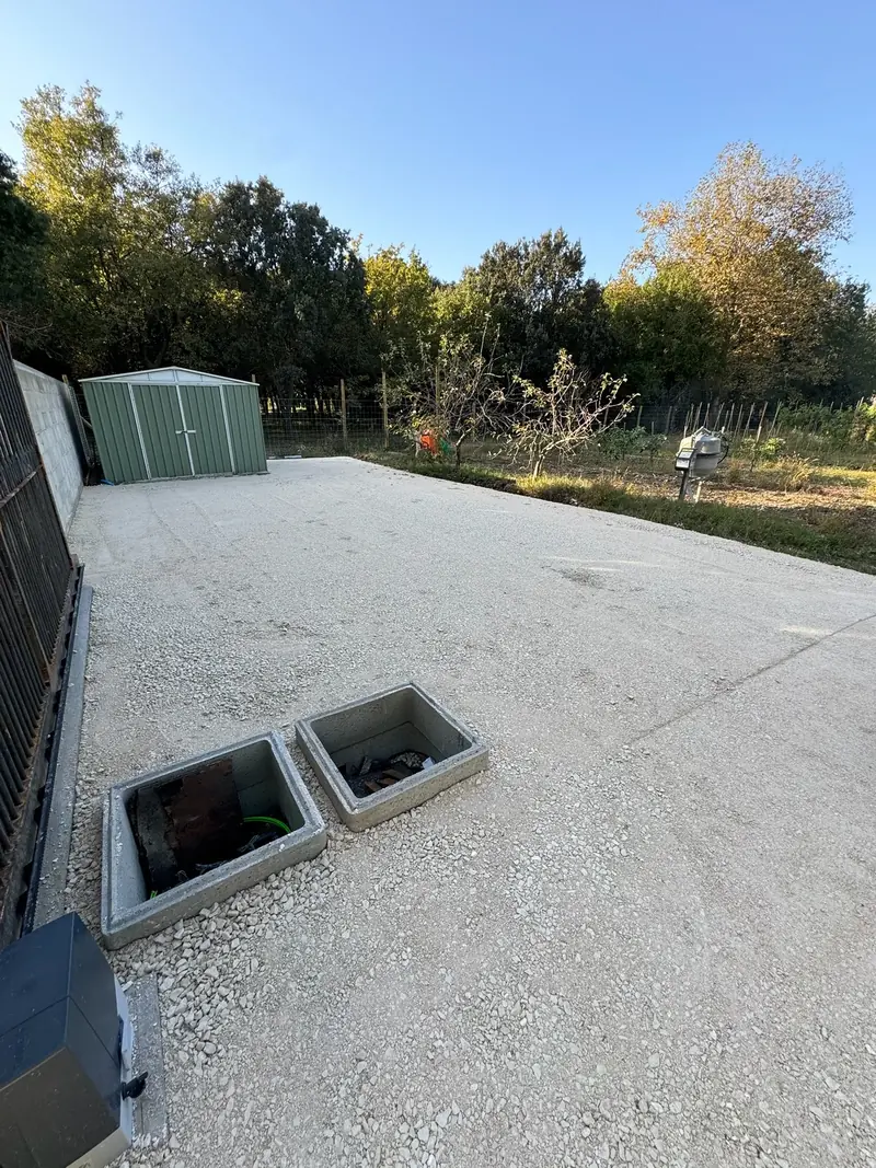 Allée en béton désactivé & regards
